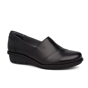 Dansko Julia Leather Milled Nappa Shoe in Black Size 10.5-11‎ or 41